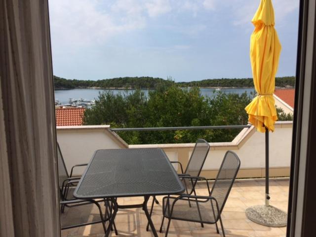 Apartman I Sobe Marijana ราบ ภายนอก รูปภาพ