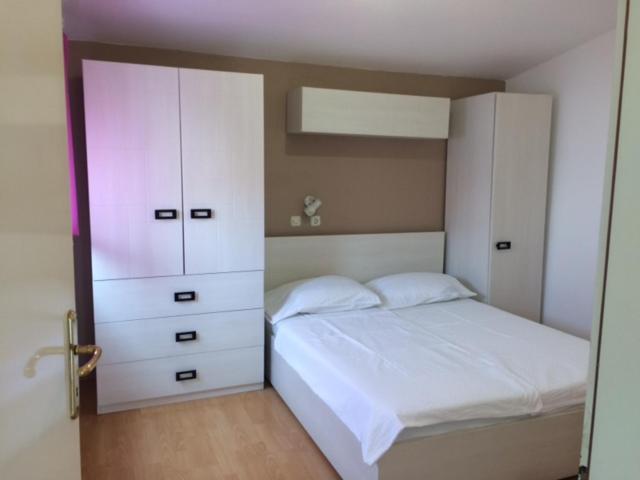 Apartman I Sobe Marijana ราบ ภายนอก รูปภาพ