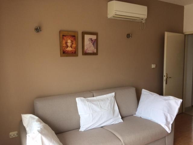 Apartman I Sobe Marijana ราบ ภายนอก รูปภาพ