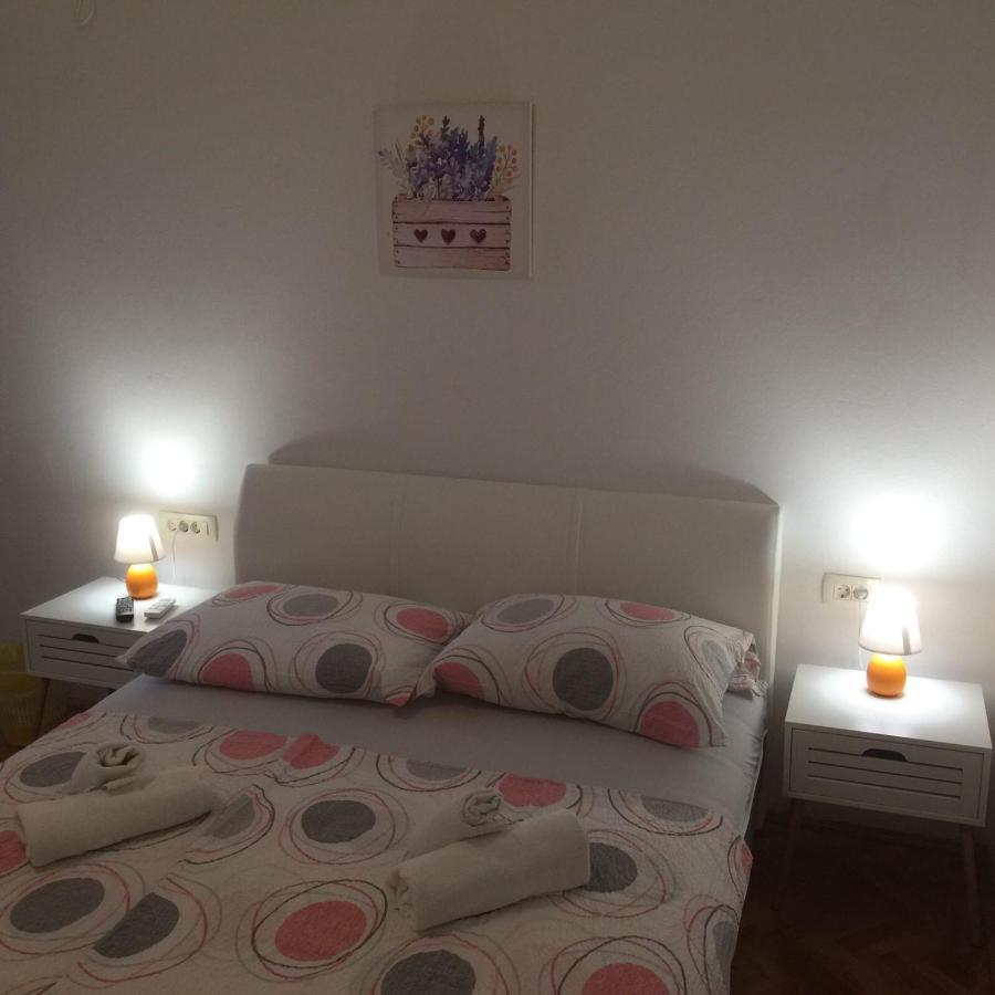 Apartman I Sobe Marijana ราบ ภายนอก รูปภาพ